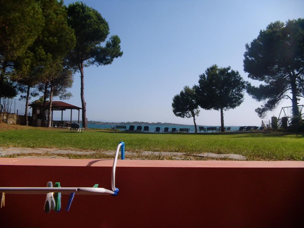Studios Efi Beach Vourvourou Bagian luar foto