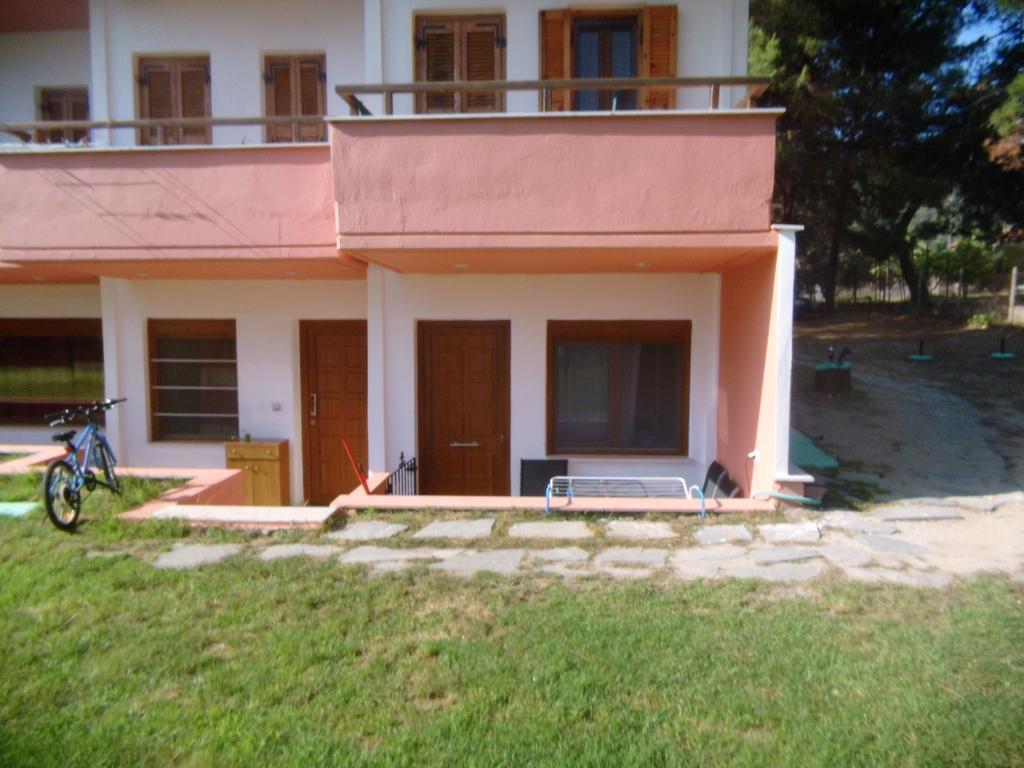 Studios Efi Beach Vourvourou Bagian luar foto