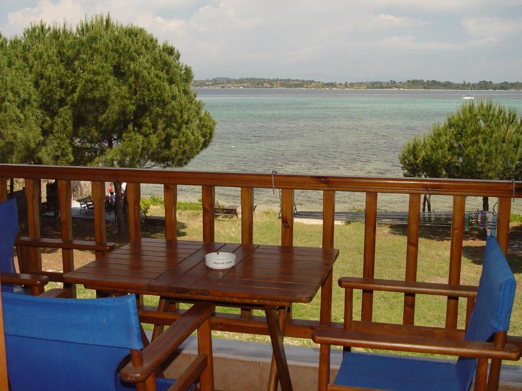 Studios Efi Beach Vourvourou Bagian luar foto