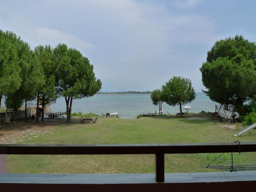 Studios Efi Beach Vourvourou Bagian luar foto